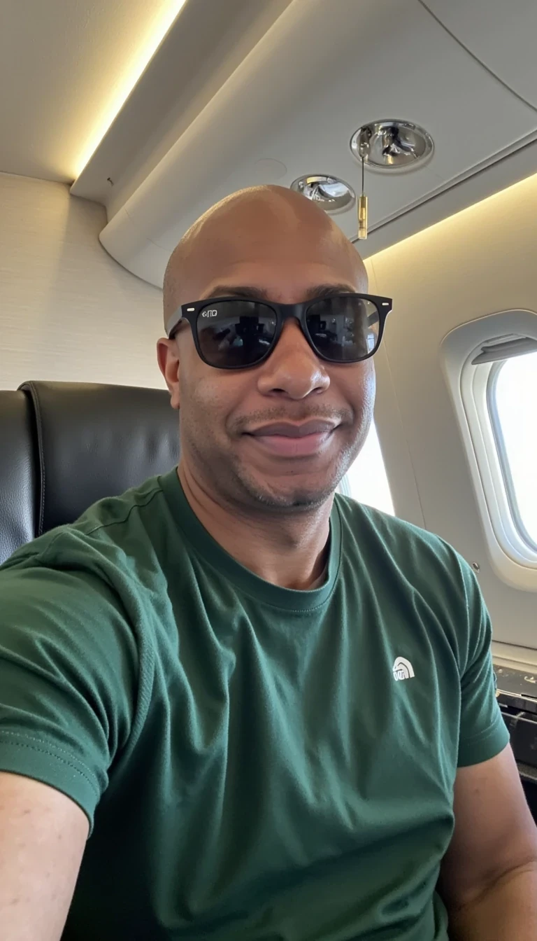 Reality filter , green t shirt, sunglasses,sitting in private jet, smiling and same face of Carter with bald head, real look, cstmdl